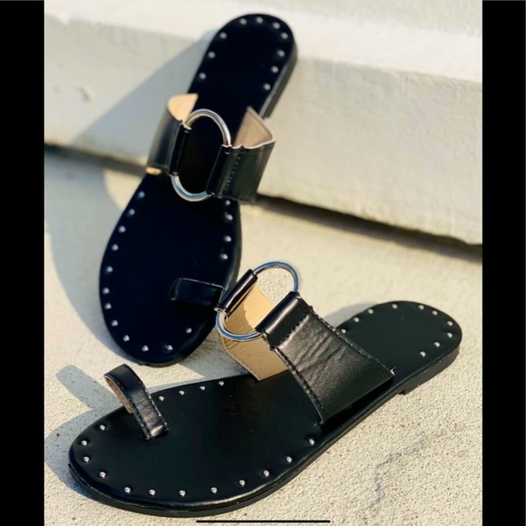BLACK DECOR THONG SANDALS - Picture 3 of 5